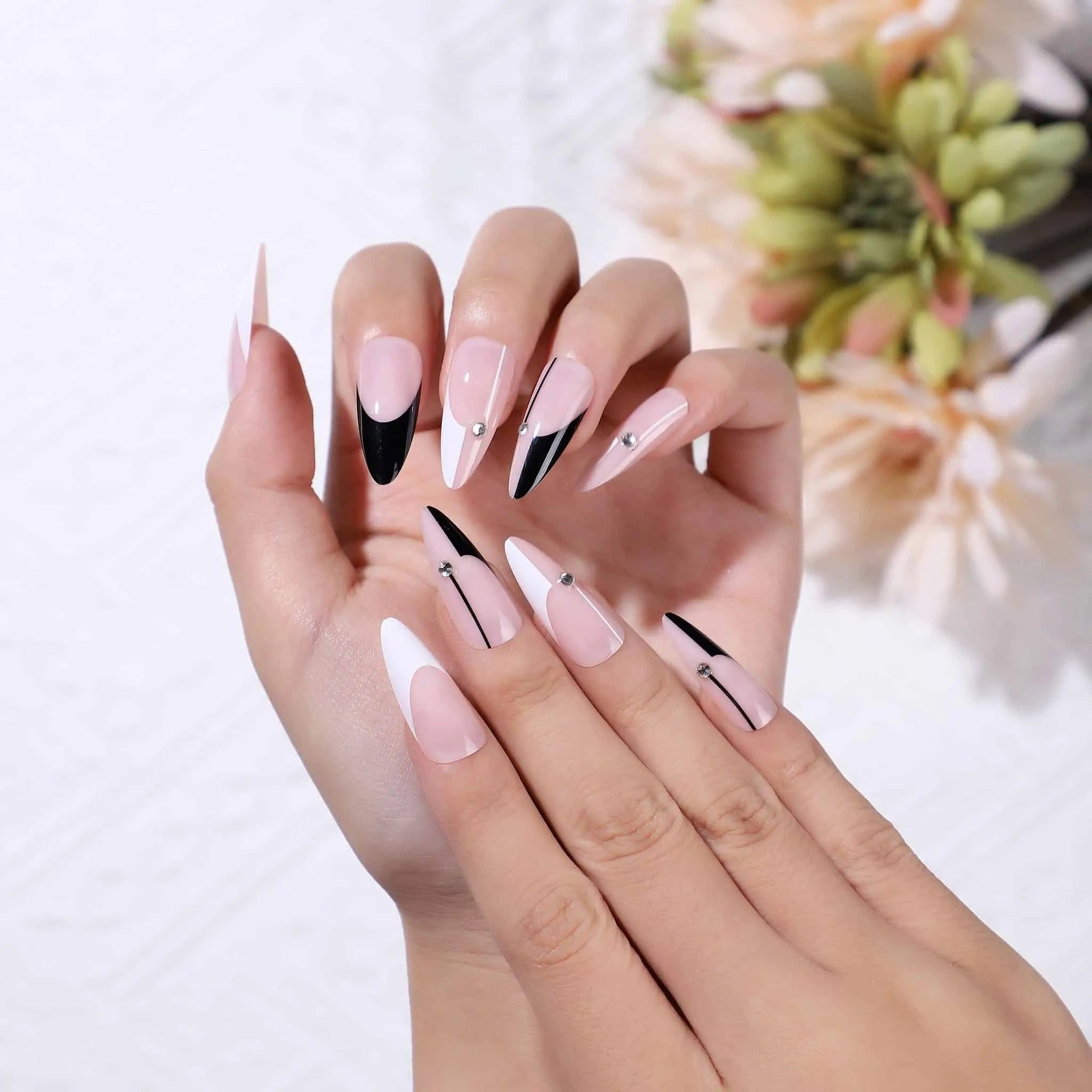 Mono Chic